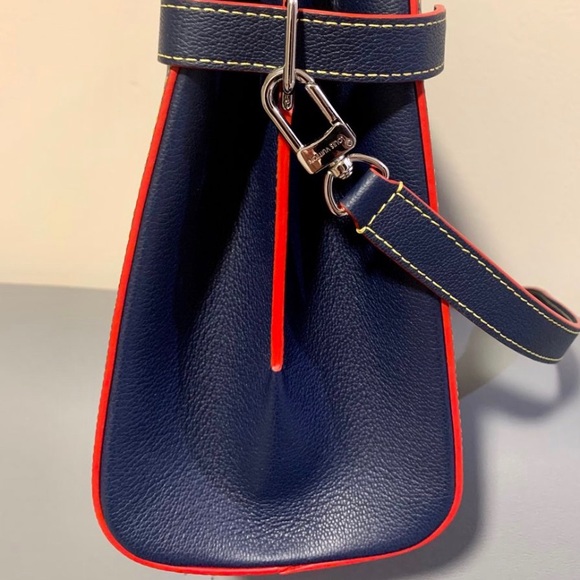 Louis Vuitton EPI Twist tote - Picture 7 of 17